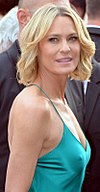 https://upload.wikimedia.org/wikipedia/commons/thumb/c/cd/Robin_Wright_Cannes_2017.jpg/100px-Robin_Wright_Cannes_2017.jpg